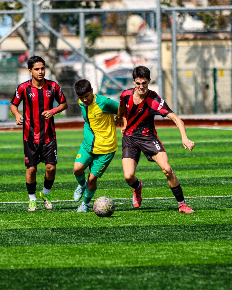 Galata SK:2 Darıca Gençlerbirliği:3      U-17 Gelişim Ligleri